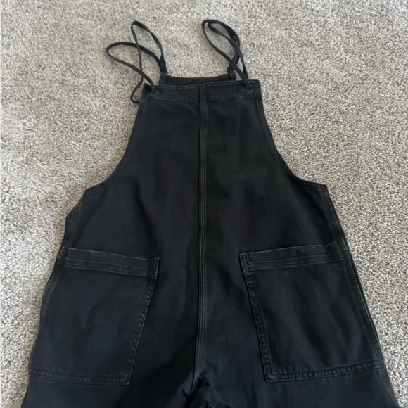 Aire Pants - Chic Black Overalls with Pockets
